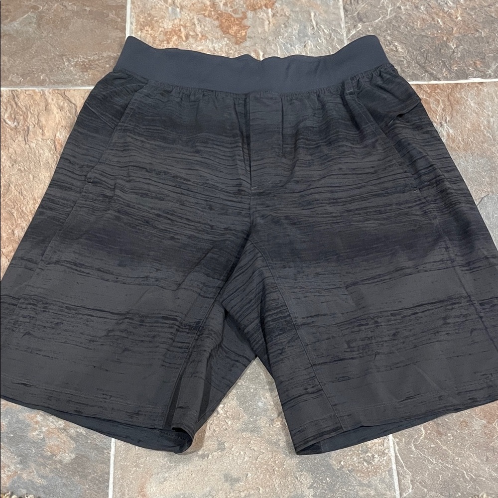Lululemon Men's Black Shorts